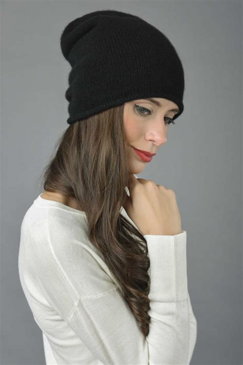 Pure Cashmere Plain Knitted Slouchy Beanie Hat in Black | Italy in Cashmere UK