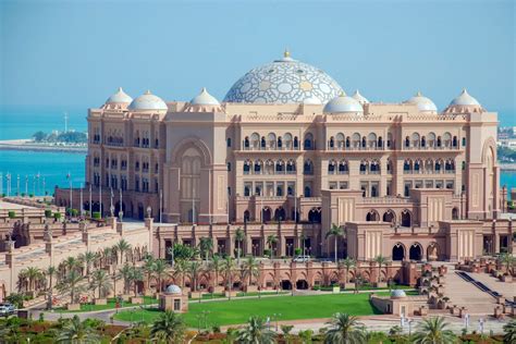 Emirates Palace Hotel in Abu Dhabi, VAE | Franks Travelbox