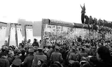 Memory of the day: Demolition of the Berlin Wall begins in 1989 - EgyptToday