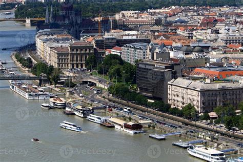 Budapest is the capital and largest city of Hungary. 8712507 Stock Photo at Vecteezy