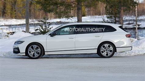 2023 Volkswagen Passat Variant spy shots