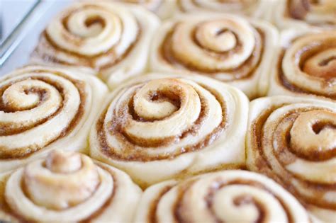 Miranda's Recipes: Cinnabon Cinnamon Rolls with Whipped Cream Cheese Frosting