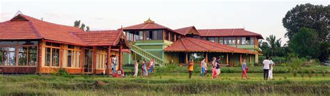 Ashram India - Ashram Retreats India - Ashrams in India