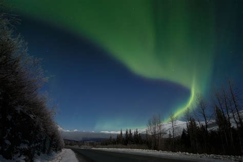 Alaska Northern Lights Tour; Arctic Circle Alaska Winter Vacation