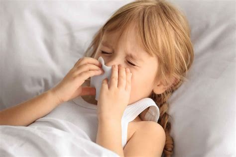 Rhinovirus infection transmission, symptoms & treatment