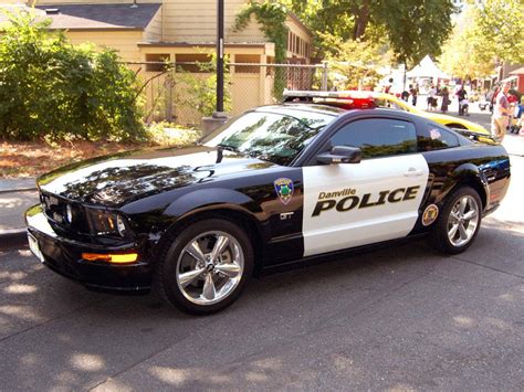 Car ford mustang police