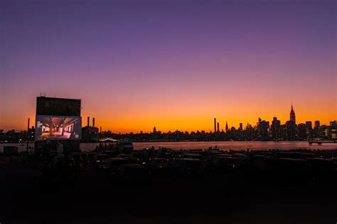 Skyline Drive-In NYC – Movies With A View