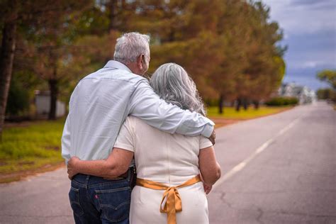 Romance Tips for Older Couples: Intimate Ideas for Seniors - PairedLife