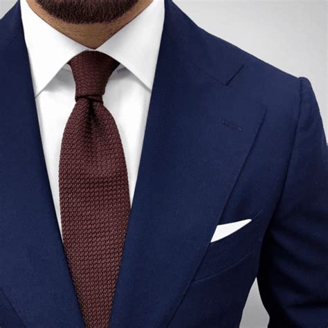 Shirt & Tie Combinations With A Navy Suit | Shirt and tie combinations, Navy blue suit men, Blue ...