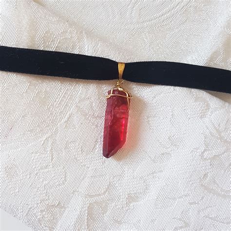 Red crystal stone choker