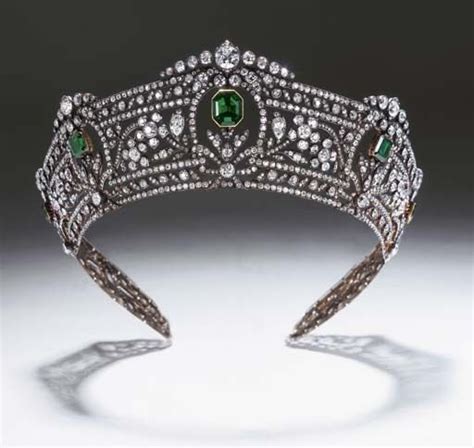 The Harcourt Emeralds and Tiara | Diamond tiara, Royal jewelry, Crown jewels