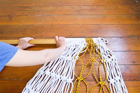 DIY Two-Tone Sail Rope Hammock Diy Hammock, Backyard Hammock, Rope Hammock, Hammocks, Homemade ...