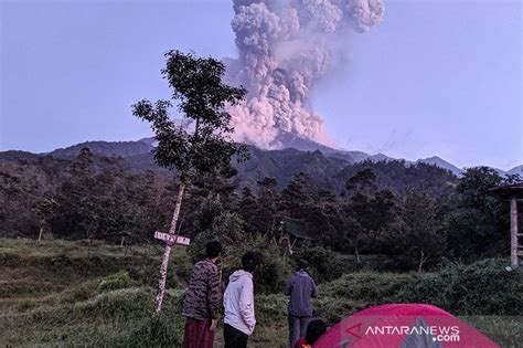 Gunung Merapi Meletus – newstempo