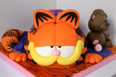 Garfield Cake