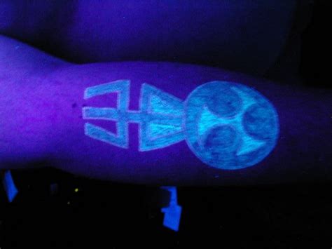 UV tattoo - Wikipedia