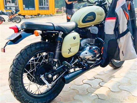 Jawa 42 modified into a Scrambler by Owner - For Rs 30k in Delhi