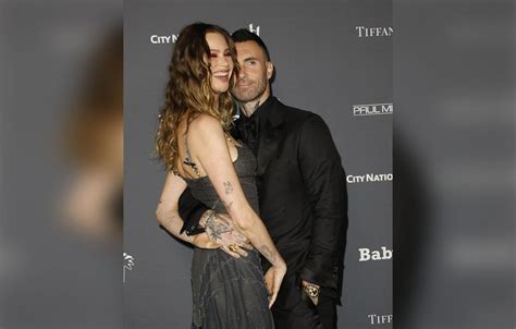 Adam Levine Allegedly Gave Instagram Model Sumner Stroh FRONT ROW ...