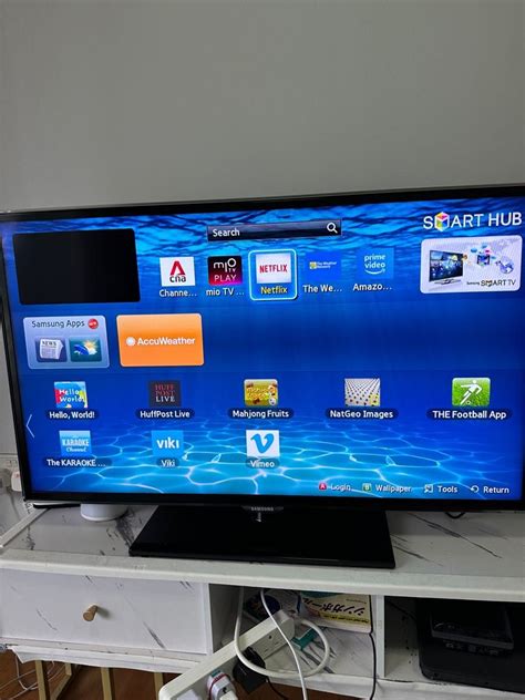 Samsung 40in Smart TV, TV & Home Appliances, TV & Entertainment, TV on Carousell