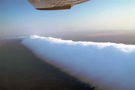 Mysterious Cloud Formation - The Morning Glory Cloud - Unbelievable Info