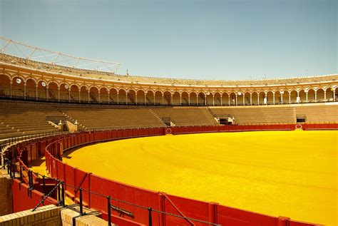 Plaza de Toros de Sevilla - Nomads Travel Guide