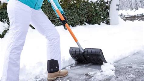 3 Tips For Choosing The Best Snow Shovel For You