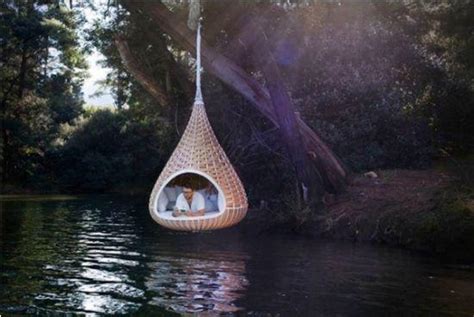 Hanging Beds Combining Comfortable Design and Unique Bird Nest Shape