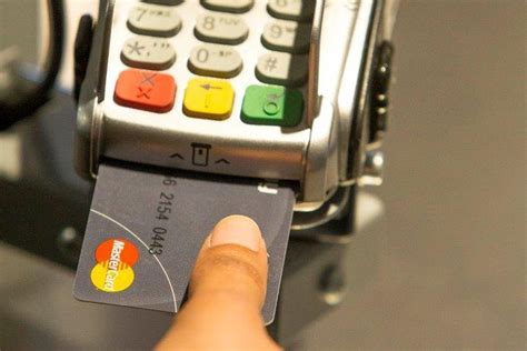 Mastercard’s new credit card has a built-in fingerprint scanner - The Verge