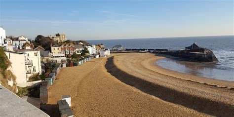 Welcome to the Broadstairs Dickens Festival website