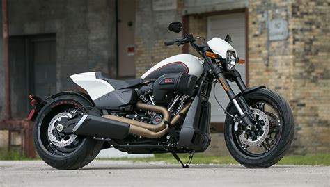 2019 Harley-Davidson FXDR 114 first ride review - RevZilla