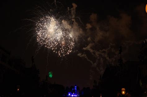 Disneyland - Main Street, Old Town / Fireworks - Pentax User Photo Gallery