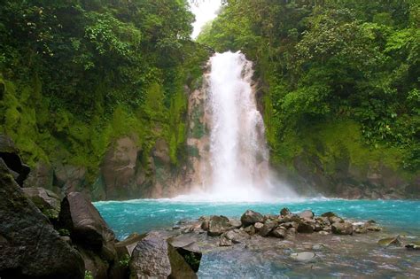 La Fortuna & Arenal Volcano Travel Guide: Hotels, Hot Springs, Zip ...