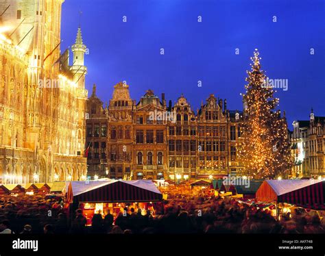 Brussels, Grand Place, Christmas Market Stock Photo - Alamy