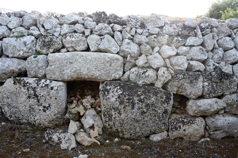 Cyclopean walls (Mycenae) | The Brain Chamber