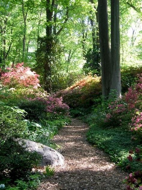 Exotic traditional style of graveled garden walkways that add more natural vibes in your garden ...