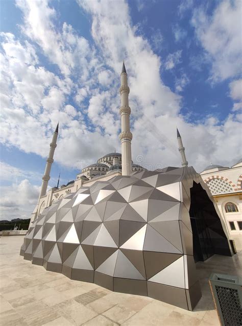 CAMLICA MOSQUE in Istanbul, Turkey Editorial Stock Image - Image of construction, mosque: 155251574