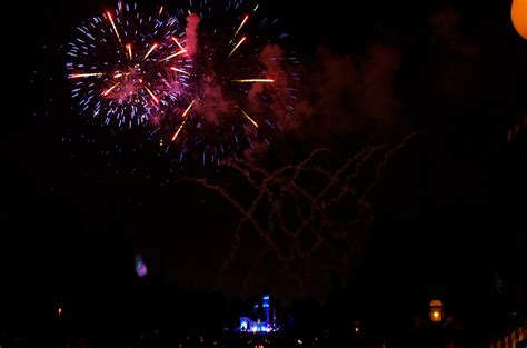 Disneyland - Main Street, Old Town / Fireworks - Pentax User Photo Gallery