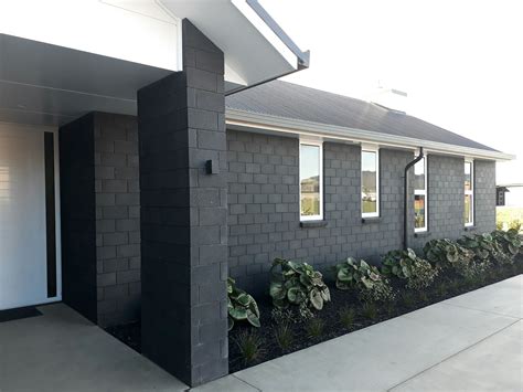 Premier Country Brick Straight Edge in Black Magic (290X145X70) House bricks NZ premium house ...