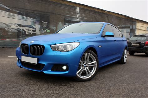 M Sport BMW 5 Series GT Gets Frozen Blue Wrap - autoevolution