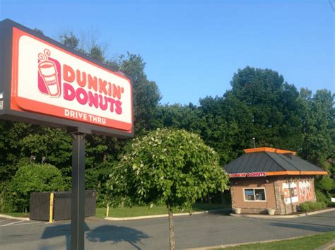 dunkin donuts drive thru - Jacobs Media Strategies