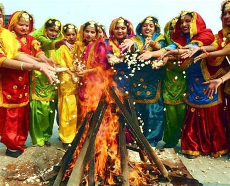 Punjabi Folk Songs That Perfectly Capture The Spirit Of Lohri | HerZindagi