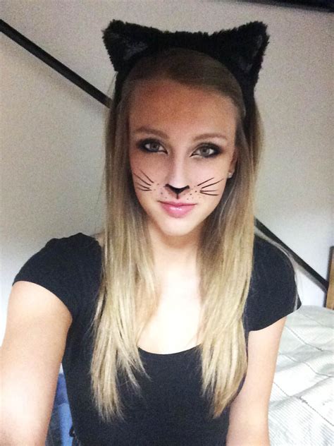 halloween kitty cat costume. cat makeup and cat ears Cat Halloween Makeup, Halloween Costumes ...