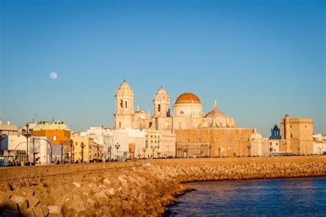 10 Things to do in Cadiz: A Charming Spanish City with Old World Charm