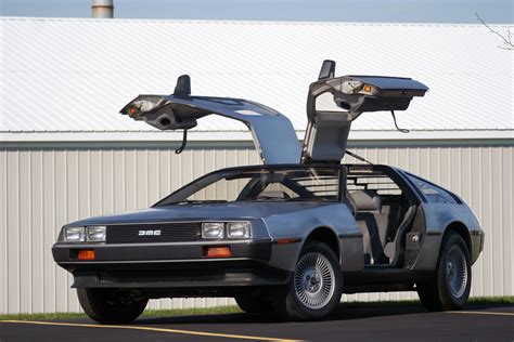 Delorean DMC-12 - Information and photos - MOMENTcar