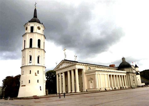 Vilnius Cathedral - Travelexpert.org.uk | Travel Information, Advice and Ideas