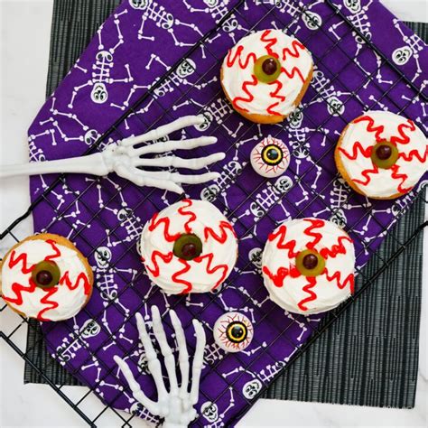 30+ Sweet & Spooky Halloween Dessert Table Ideas