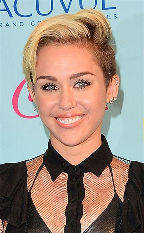 Hairstylist Chris McMillan Talks Helping Miley Cyrus Grow Out Her Pixie Cut | E! News