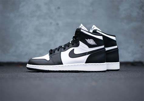 Air Jordan 1 Retro High OG GS "Black/White" - SneakerNews.com