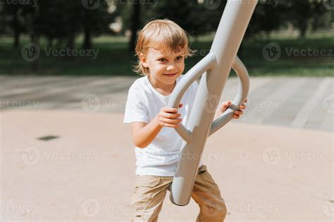 kid playground park swing 13673935 Stock Photo at Vecteezy