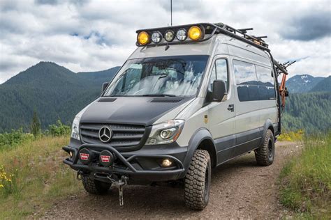 ROAMBUILT’s 4x4 Sprinter - TREAD Magazine | Sprinter, Mercedes camper, Mercedes sprinter camper