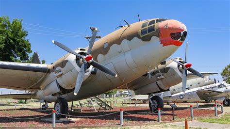 Castle Air Museum goes in heavy with huge bombers, cargo planes - CNET